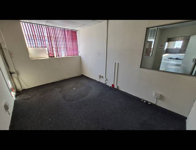 921M² FACTORY TO LET IN ANDERBOLT